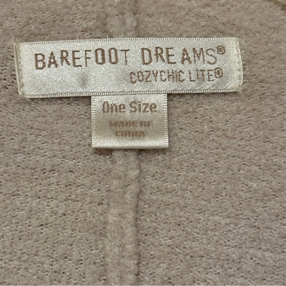 Barefoot Dreams CozyChic Lite Knit Oatmeal Cream Open Front Poncho Wrap One Size - Picture 4 of 6